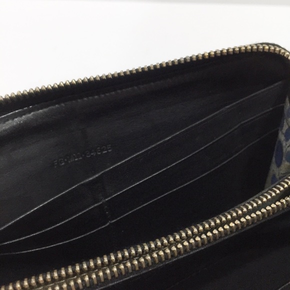 Bvlgari black smooth leather embossed logo zip wallet - Picture 10 of 11